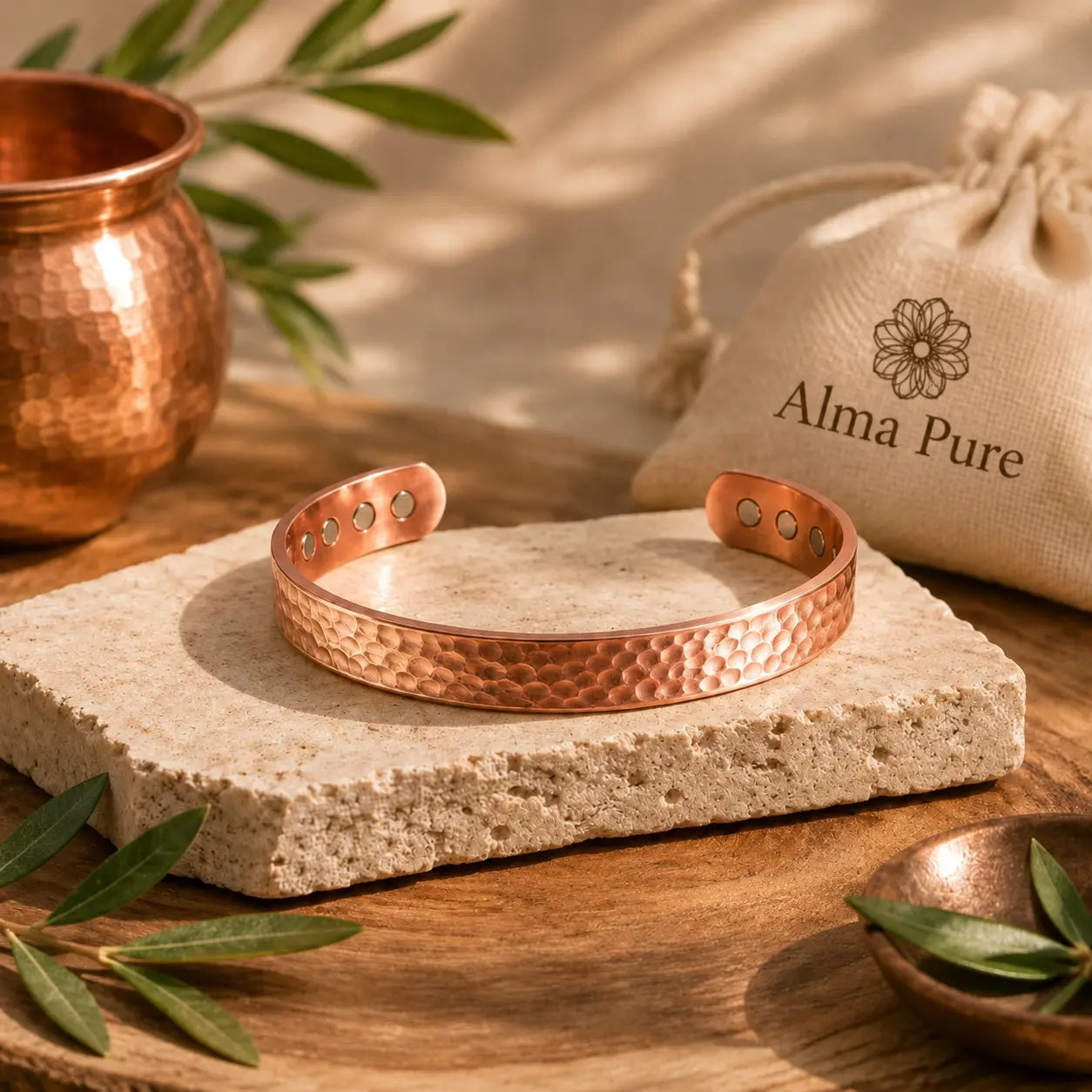 Alma Pure™ HERITAGE – Gehämmertes Kupferarmband
